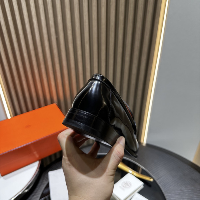 H**me5 loafers hm057