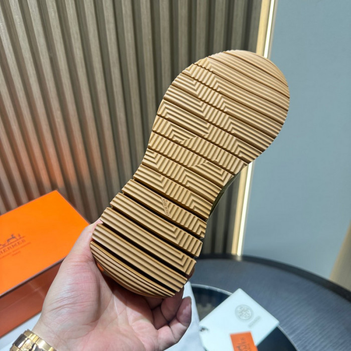 H**me5 snekaers hm051